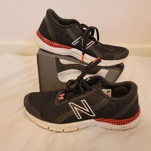 EUC New Balance Disney Minnie Mouse sneakers size 9